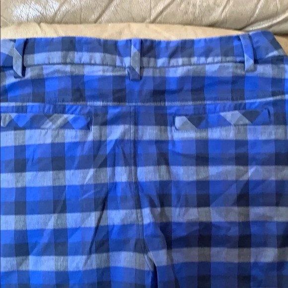 Lululemon plaid shorts - Picture 4 of 7